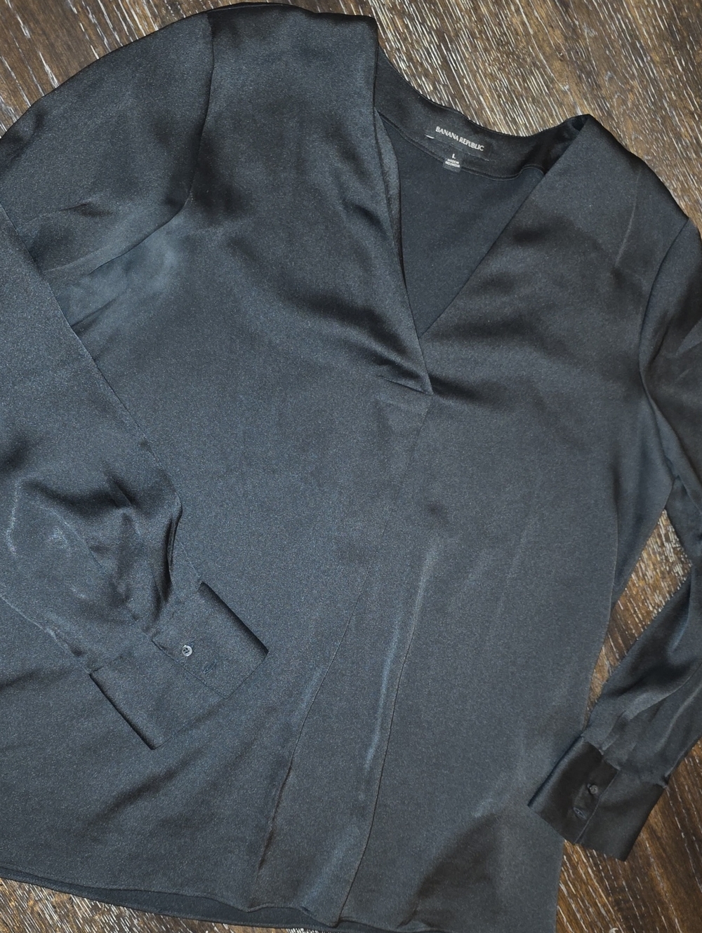 Banana Republic Black V-Neck Satin Long Sleeve Blouse